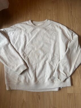 ALO Yoga Men’s Cream Crewneck Pullover